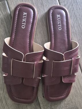 Kukto Women's Burgundy Slide Sandals Size 40/9